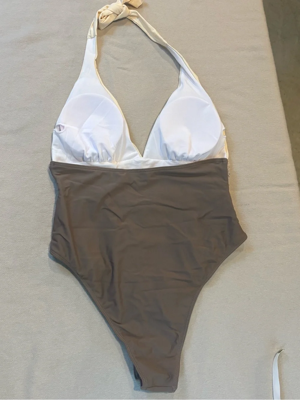 Cupshe Colorblock Halter One-Piece Swimsuit in Cream, Tan & Brown size M